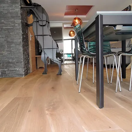 Lofts And Lakes Premium *