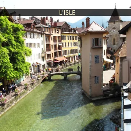 Lofts And Lakes Premium *